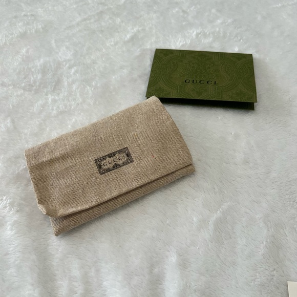 Price Reduced! GUCCI Card Holder with Gucci Dust Bag - Picture 9 of 9